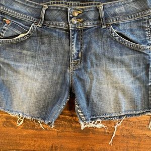 Hudson size 32 cut off shorts 4”